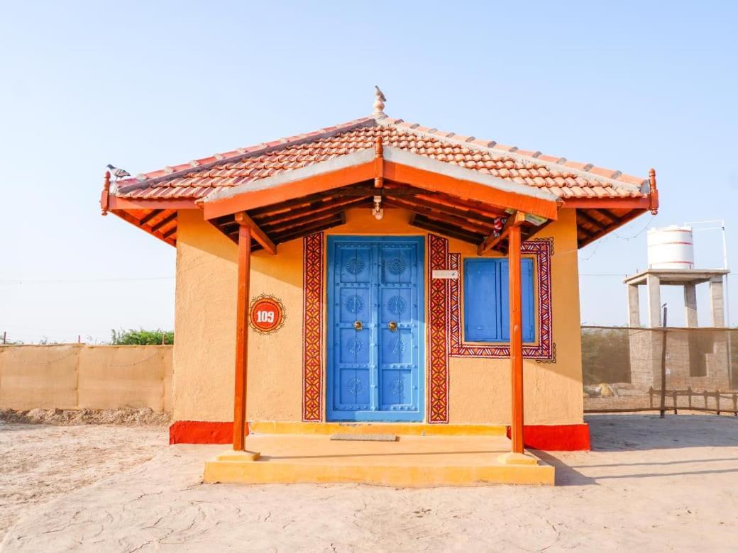 Rann Hellaro Homestay Бхудж Экстерьер фото