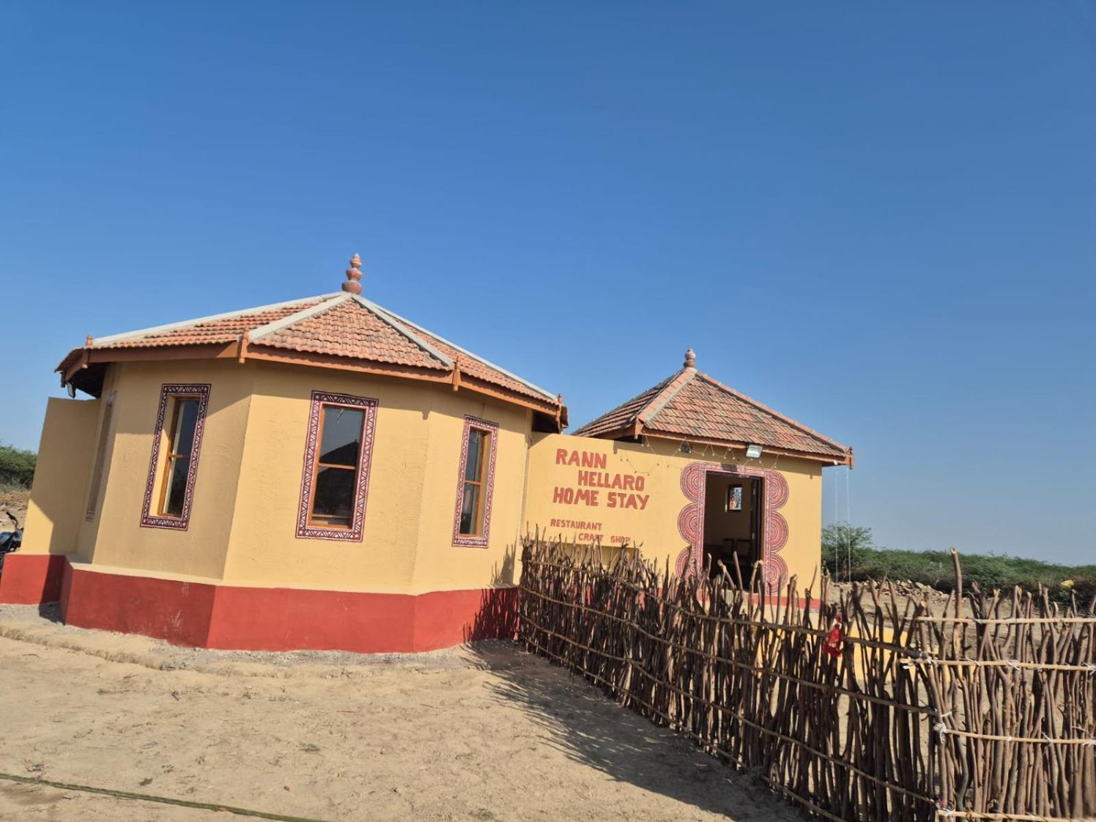 Rann Hellaro Homestay Бхудж Экстерьер фото
