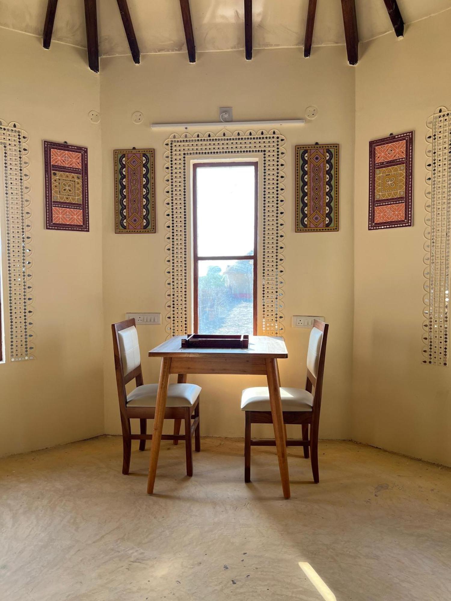 Rann Hellaro Homestay Бхудж Экстерьер фото